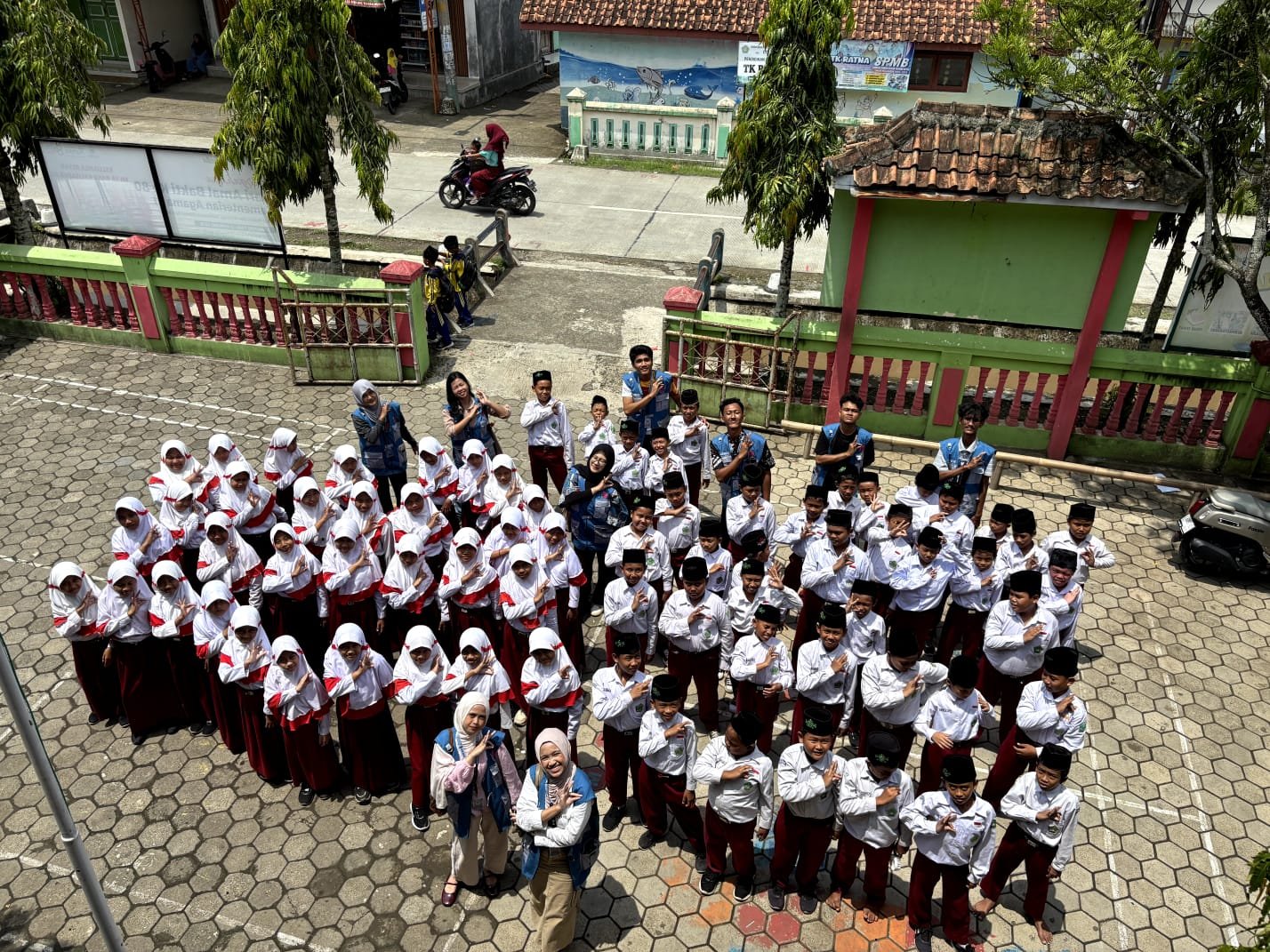 Sosialisasi Kekerasan dan anti bullying Mi ya baki 2 kalisabuk.