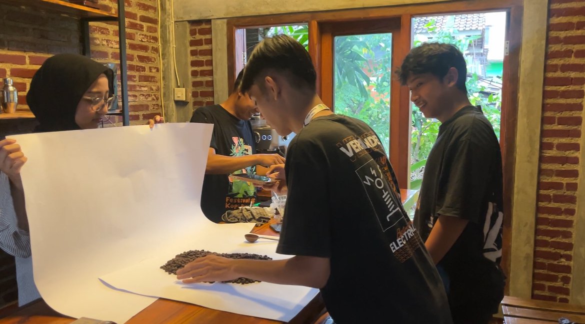 Pemotretan Produk UMKM Kopi Sitangkil