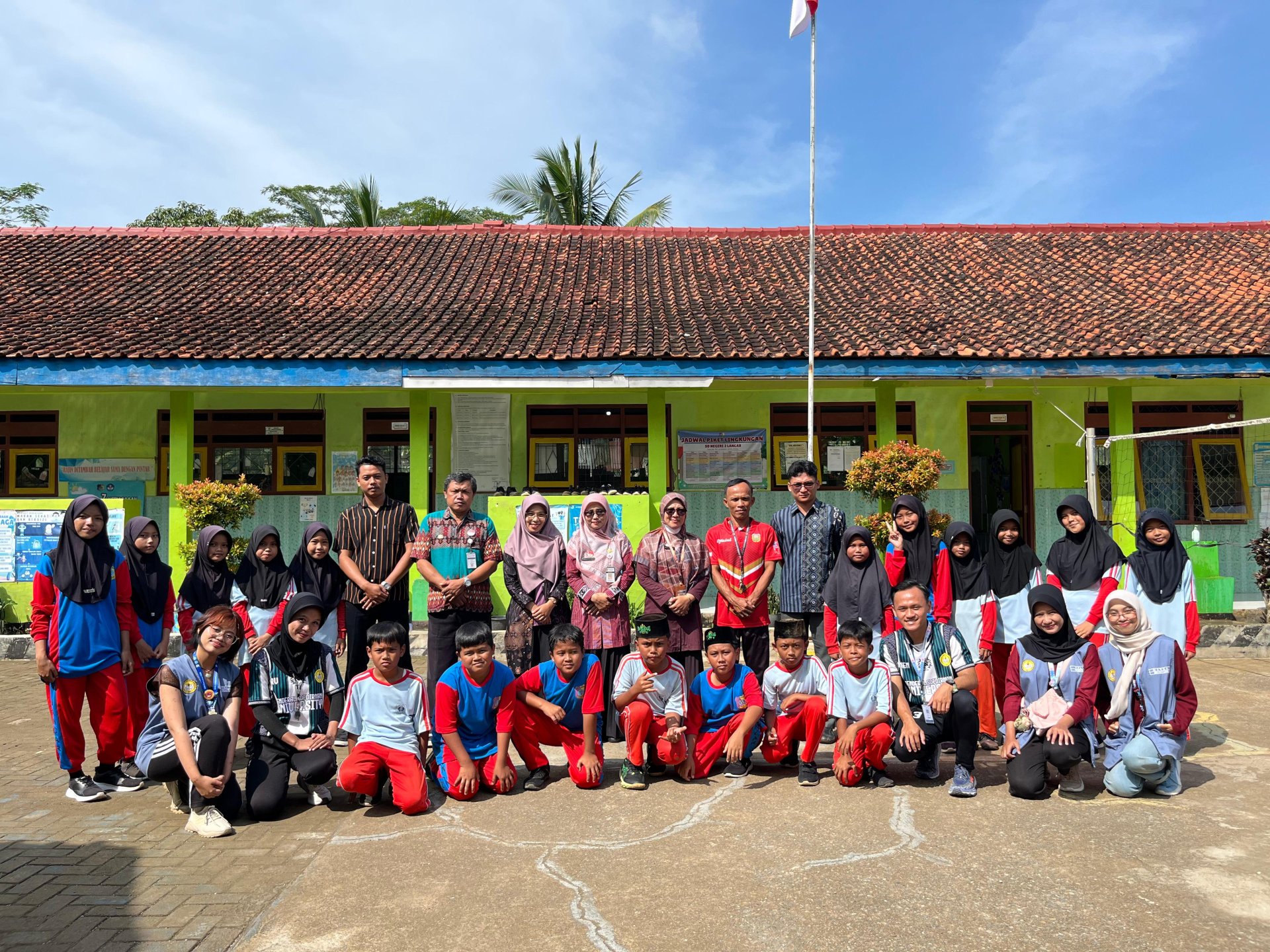 Mengajar di SDN 2 Lancar