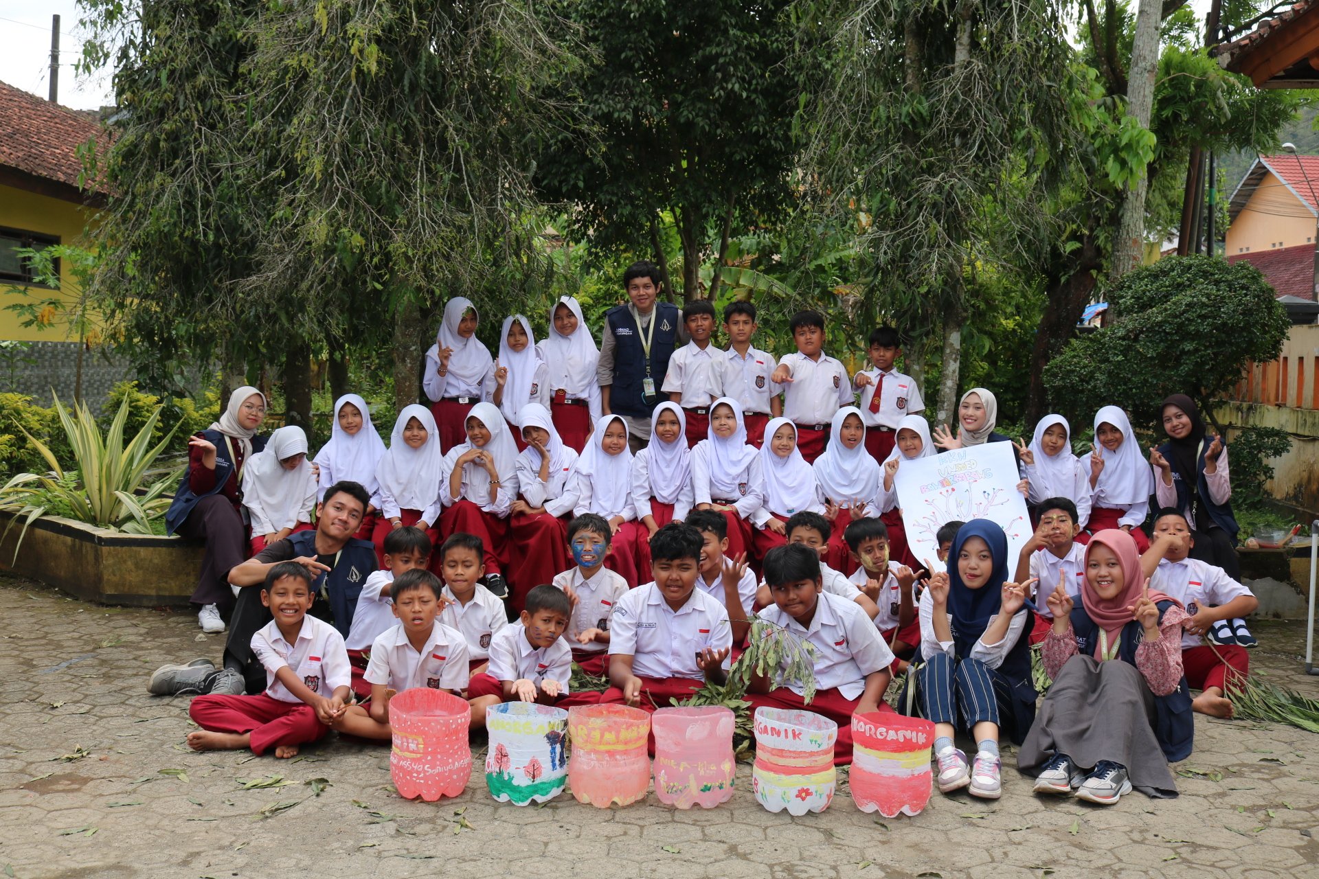 Edukasi Pemilahan Sampah dan Praktik Daur Ulang