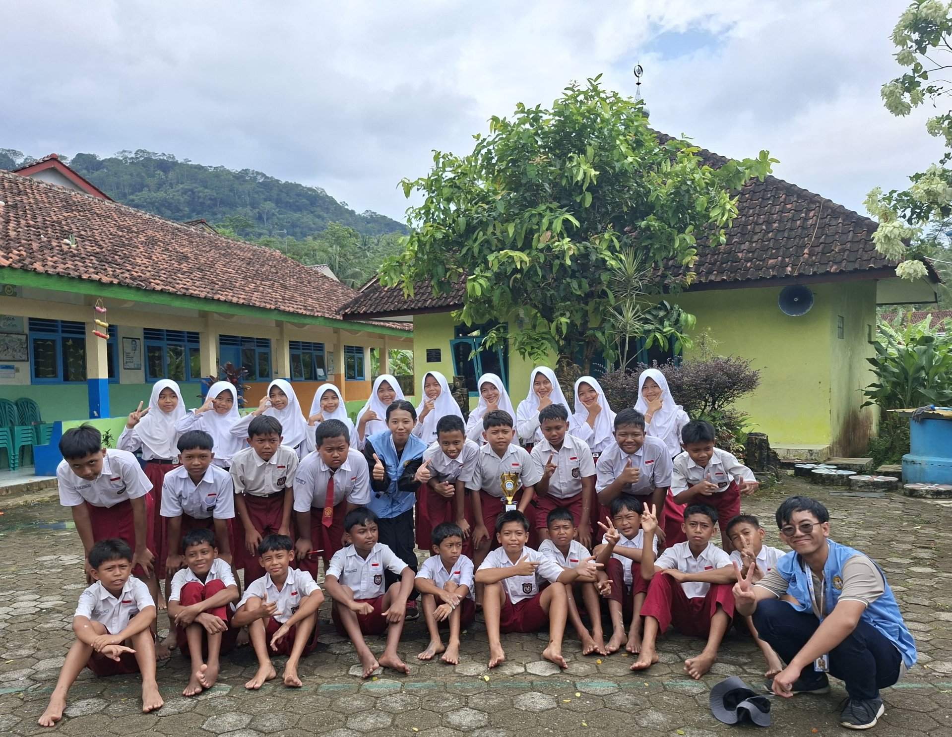 Lomba Pemanfaatan Barang Bekas