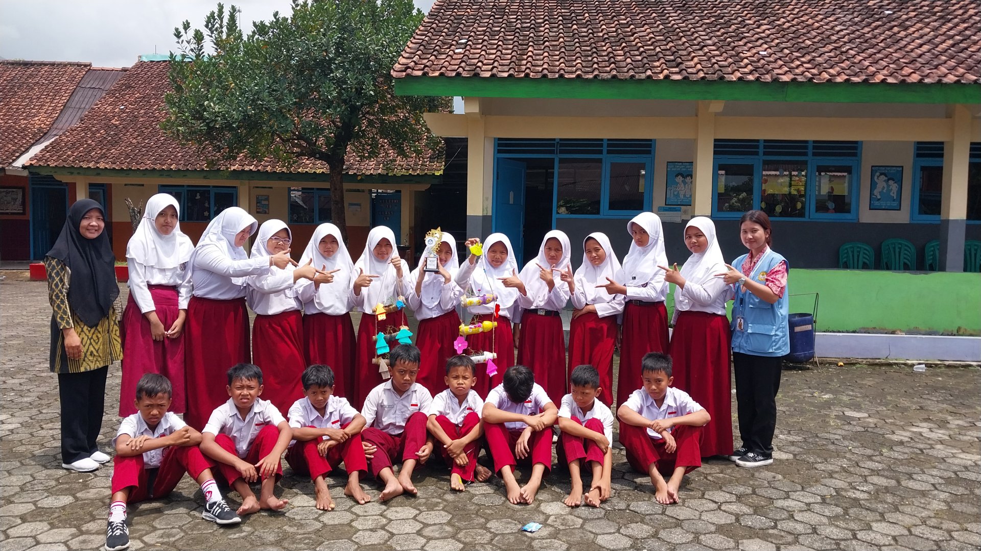 Kegiatan Lomba Pemanfaatan Barang Bekas