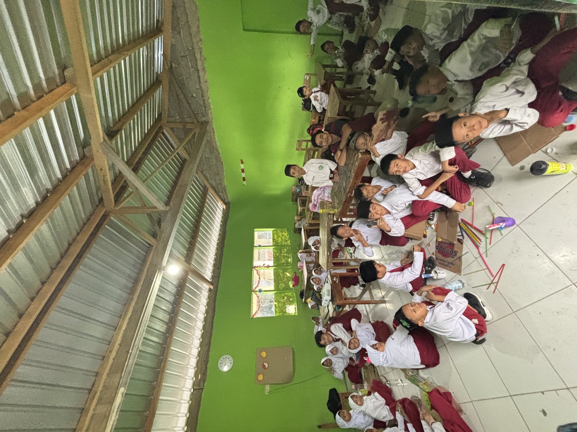 Penguatan Pendidikan Karakter, Edukasi Kesehatan, dan Pendampingan UMKM melalui Digital Marketing di Desa Gunungjaya