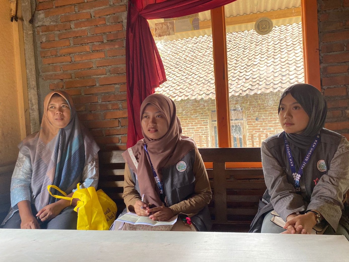 Kegiatan Hari Ke Dua Puluh Satu KKN Erorejo - Mengunjungi Anak Tidak Sekolah (ATS)