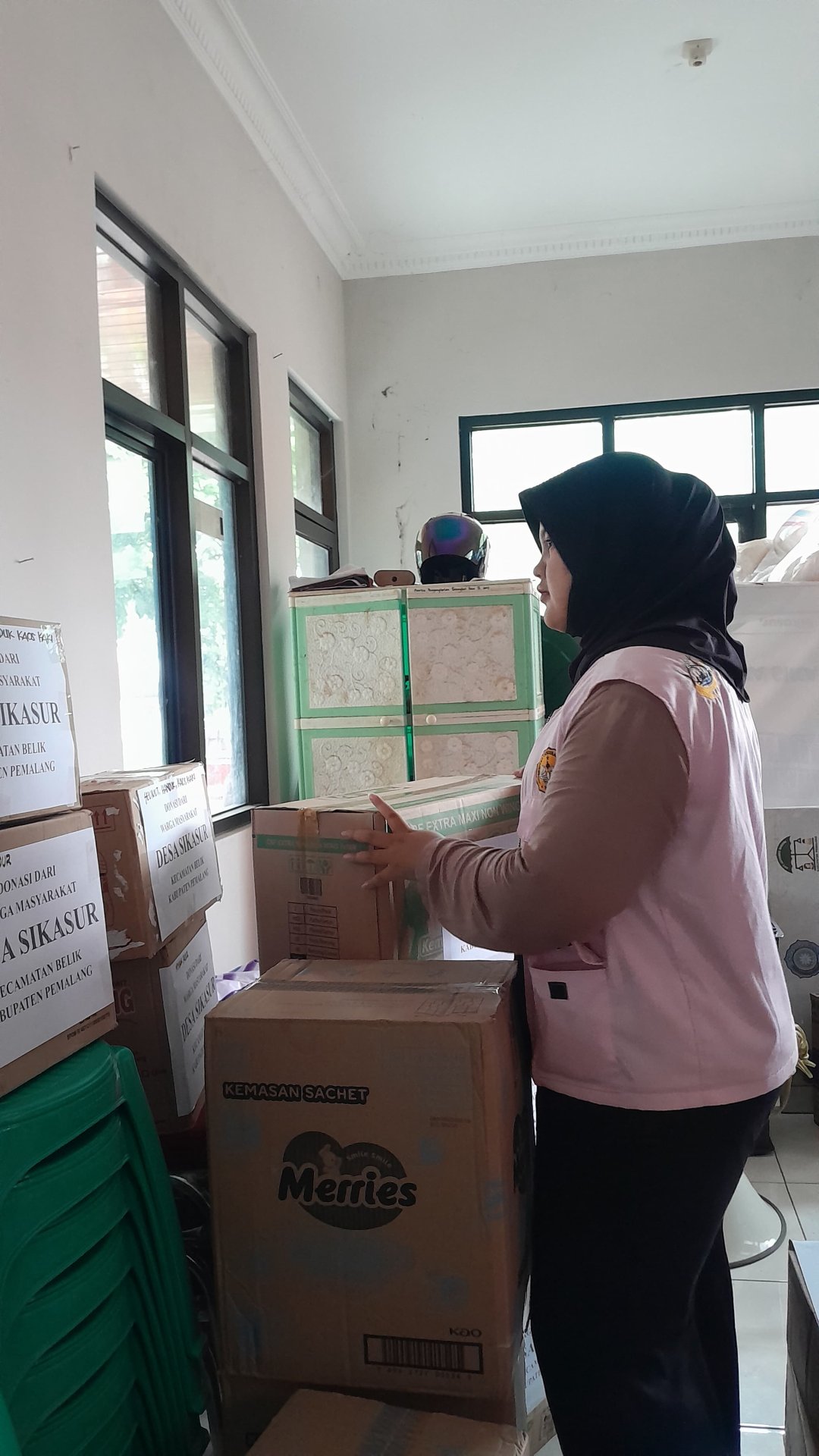 Pengemasan dan Loading Donasi Bencana Banjir