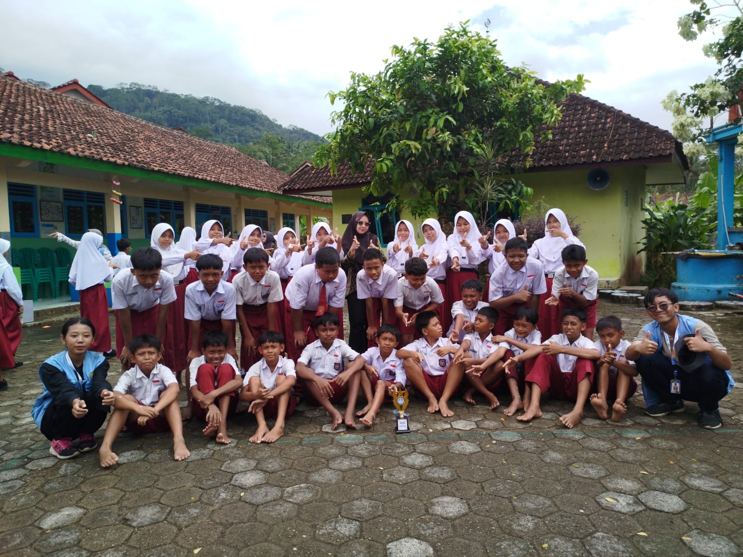 Lomba pemanfaatan barang bekas