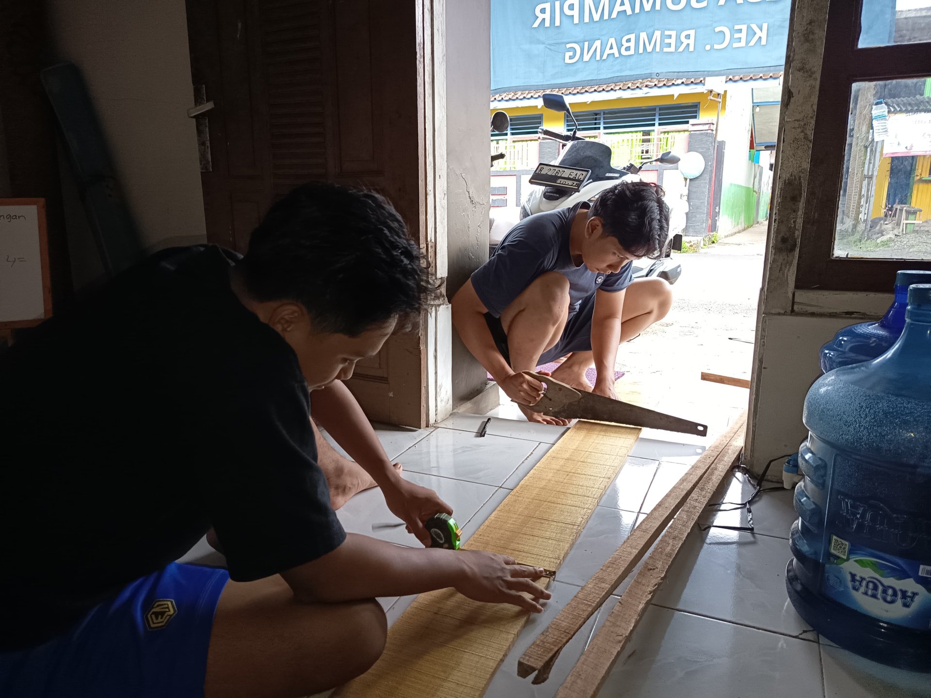 Pembuatan Plang Edukasi Pemilahan Sampah