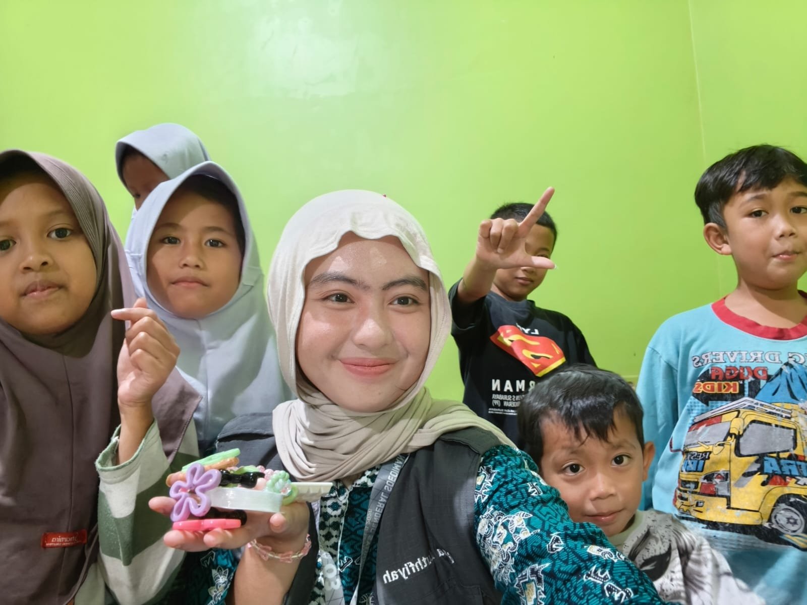 Kegiatan Belajar Bersama Anak SD