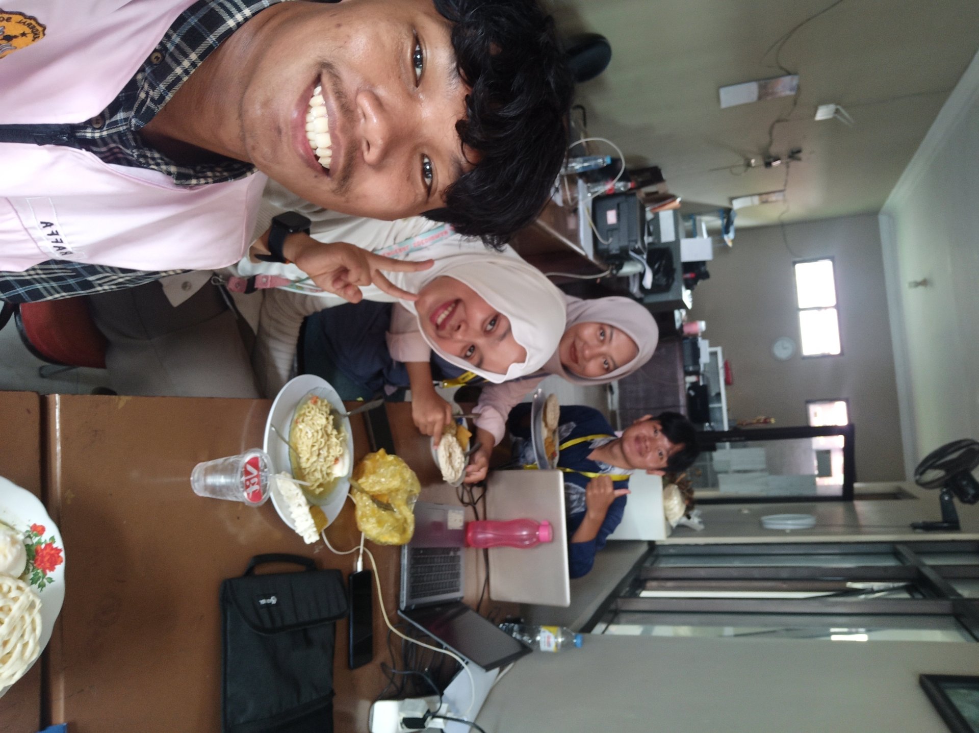 Piket balai desa sikasur