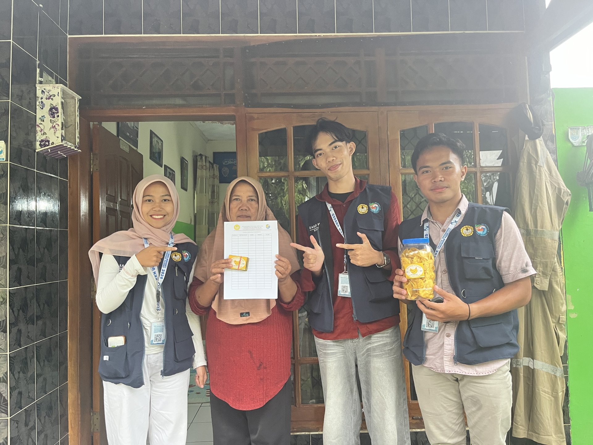 KKN Day 21 - Sosialisasi Pembuatan Microgreen, Sosialisasi Anti Bullying, dan Pendampingan UMKM