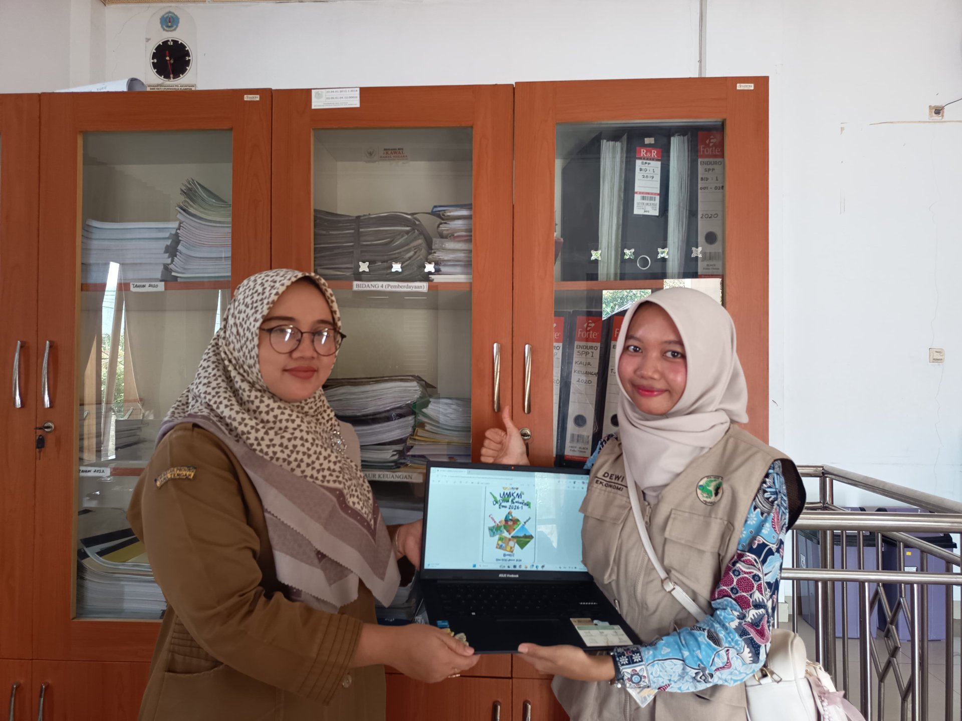 Penyerahan Booklet UMKM