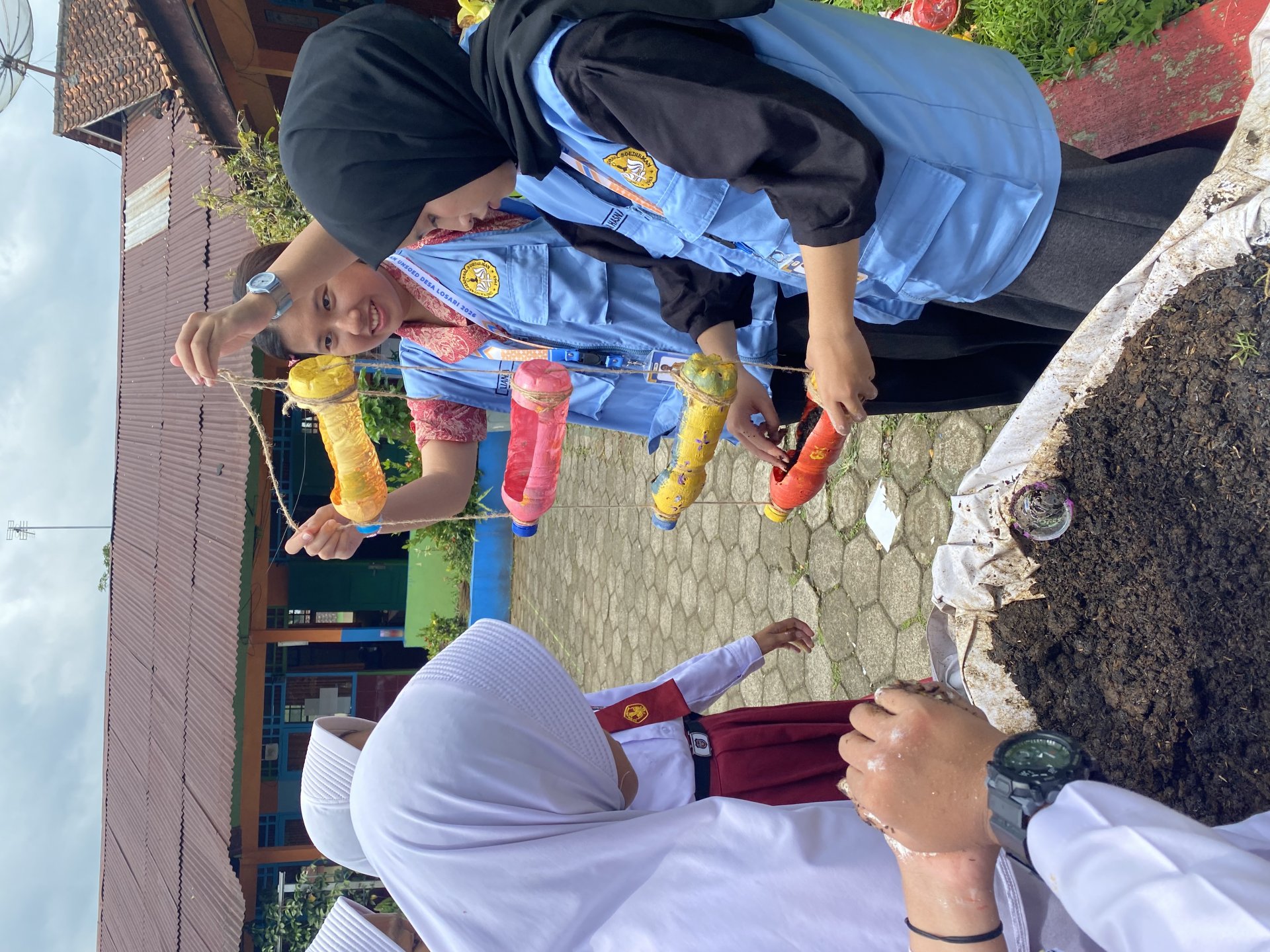 lomba pemanfaatan barang bekas