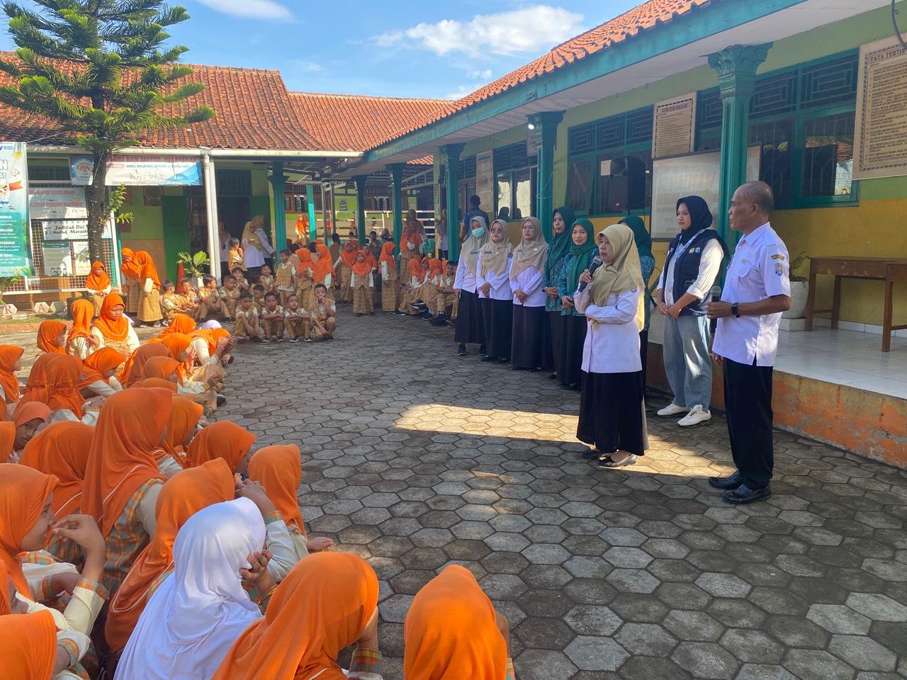 KKN DAY 22 (SOSIALISASI GERTAK TBC, SERTIFIKASI STBM, PENARIKAN KOTAK ASPIRASI MASYARAKAT, PENDAMPINGAN UMKM, PIKET RUTINAN BALDES)