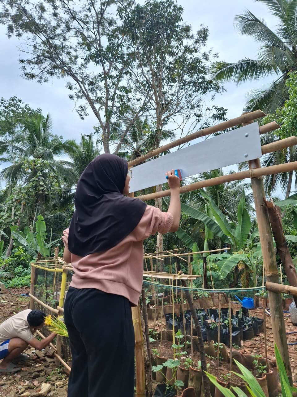 Penghiasan taman perkarangan rumah