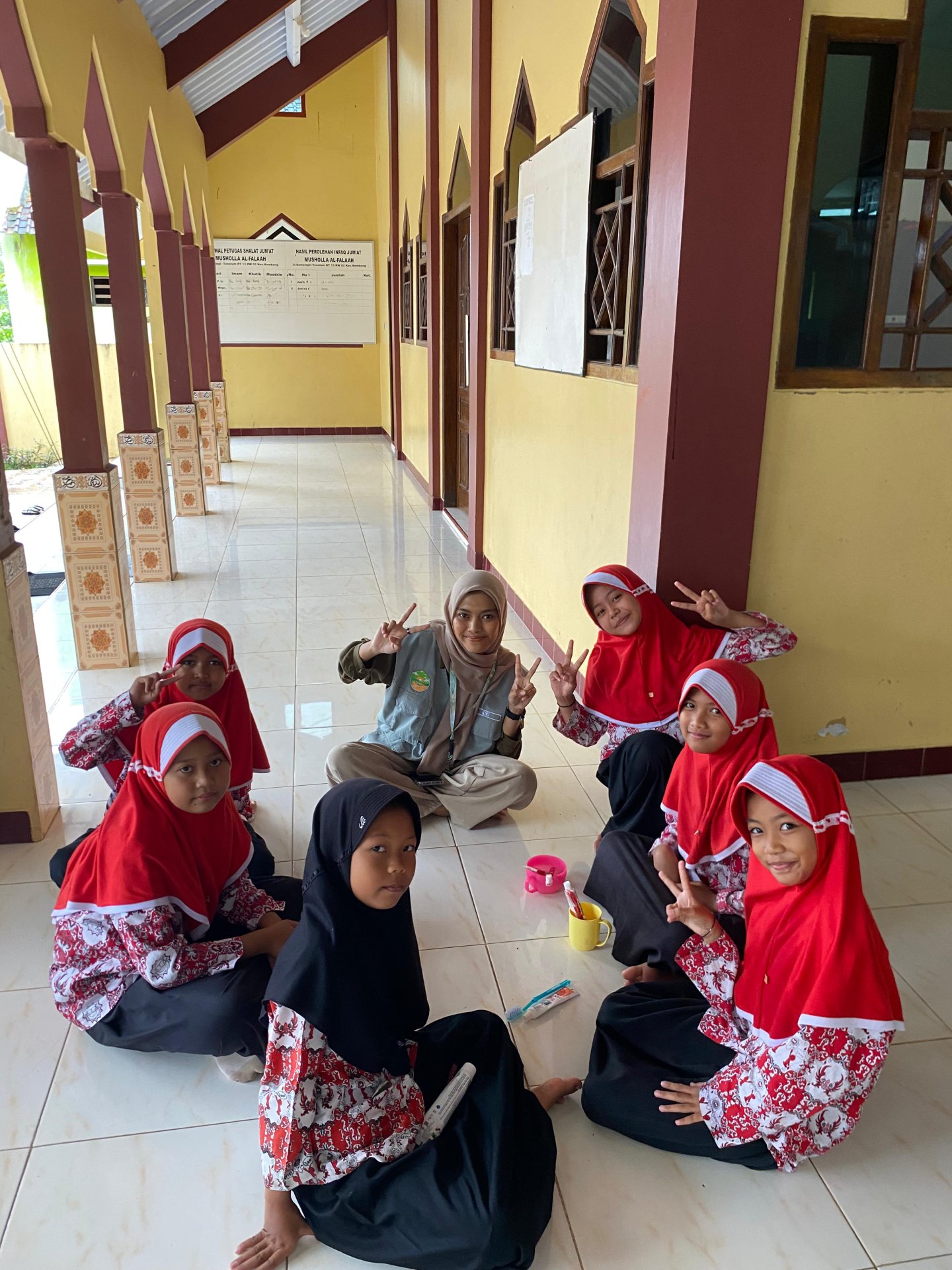 Sosialisasi Kesehatan Gigi dan Mulut