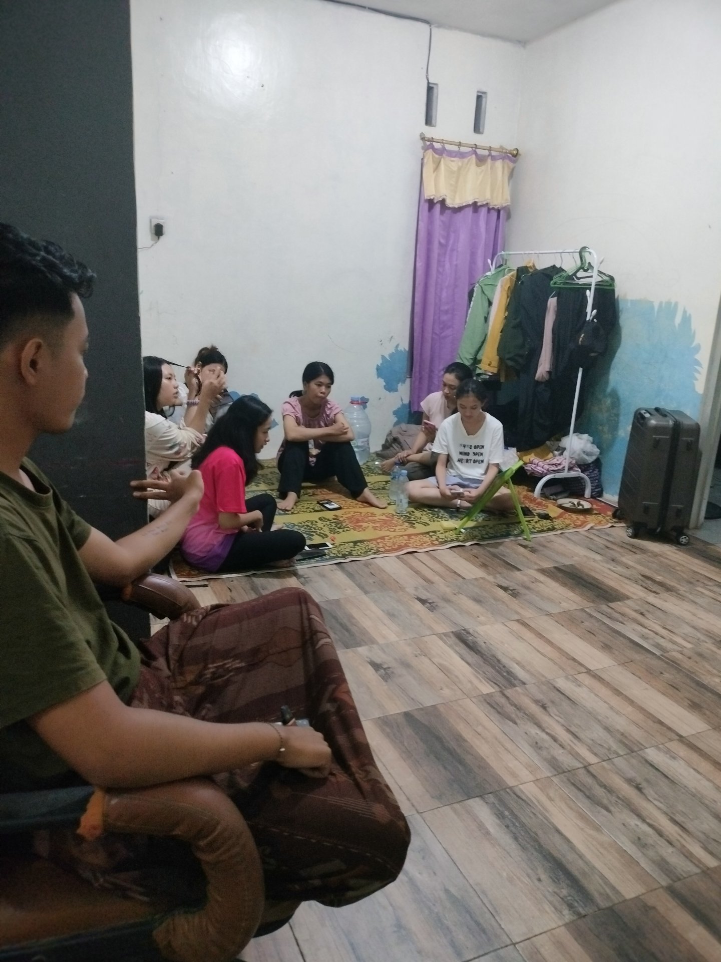 Hari ke-22 : Hujan yang Menunda