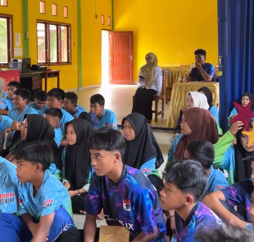 Pelaksanaan Program Kerja Bidang Pendidikan: Mengajar Bahasa Jepang SMPN 3 Kelapa Kampit Desa Cendil