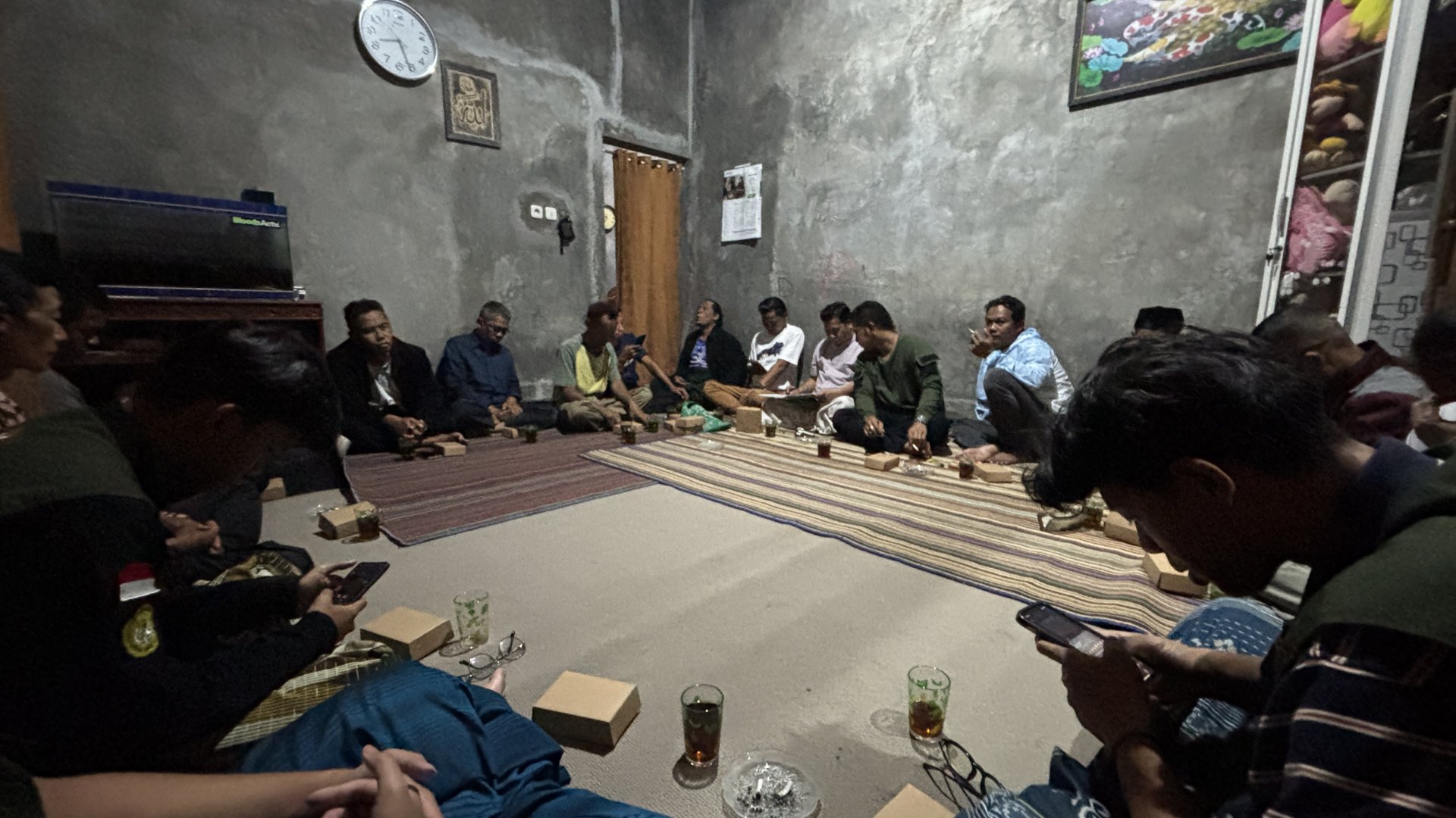 Diskusi Terbuka dan Evaluasi Perkembangan Lingkungan Bersama Warga RT 01 RW 03.