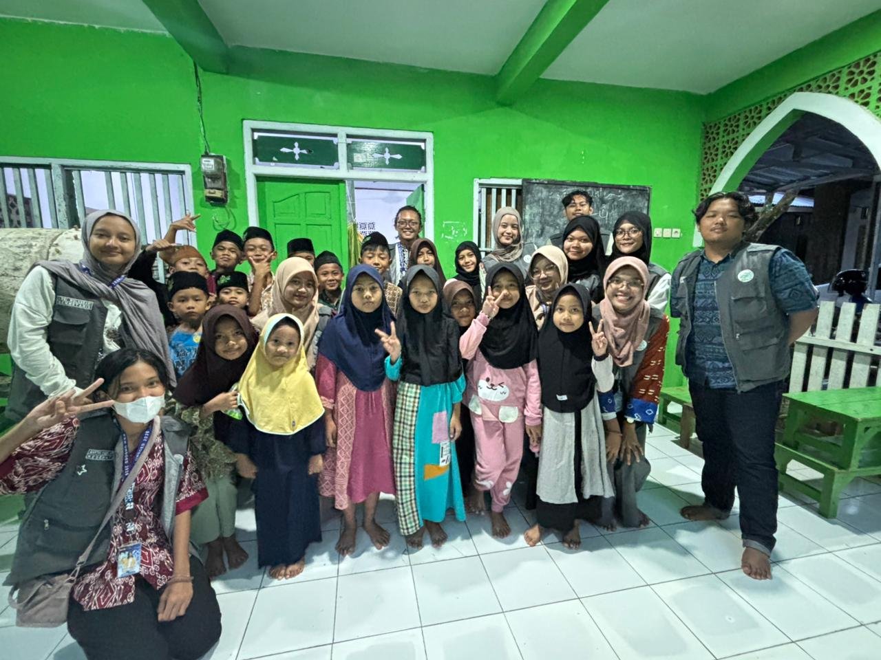 Mengajar Mengaji di Madin Bawah (Juru Tengah)