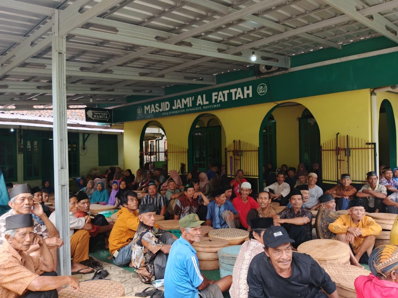 Tenongan dalam rangka Bersih Makam dan Tasyakuran Bersih Makam