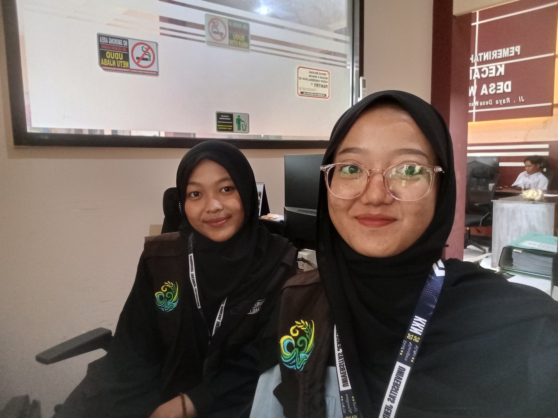 Piket Rutin Ke Balai Desa