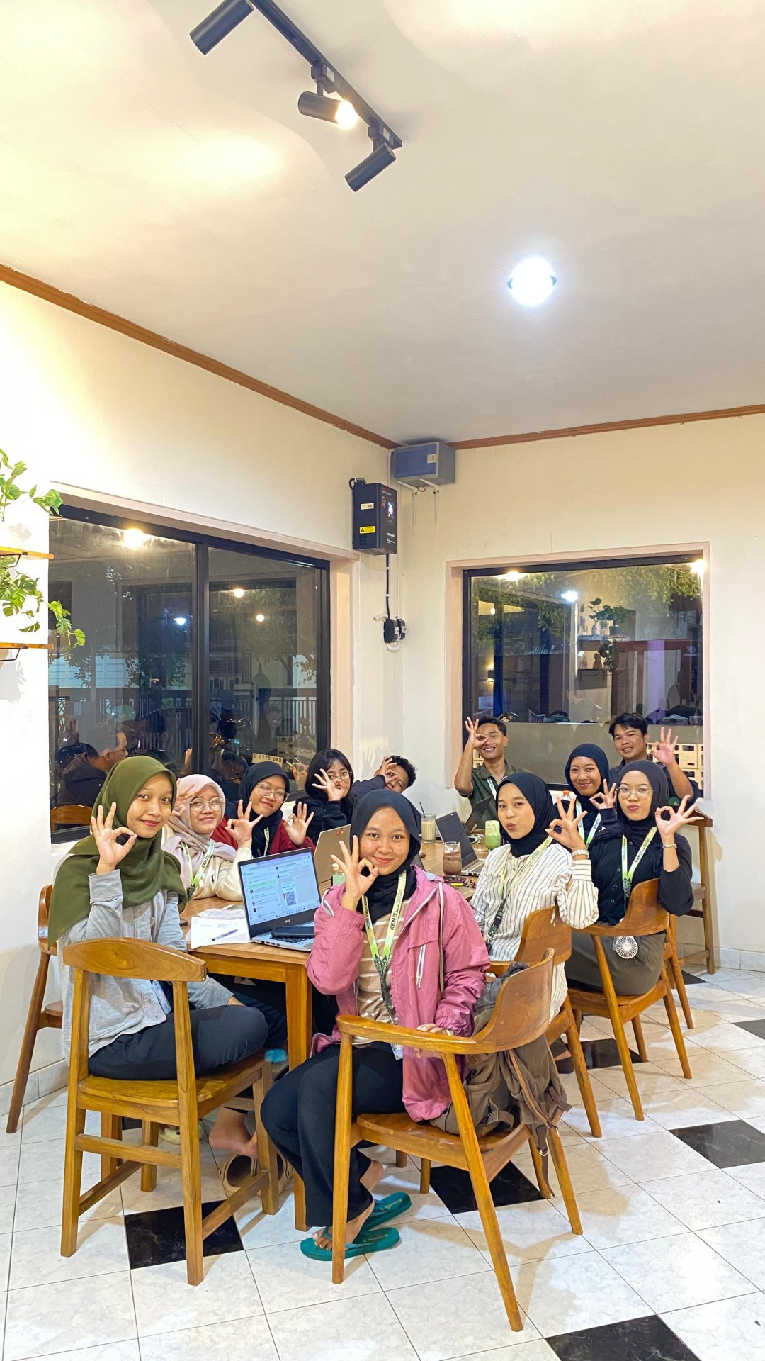 Melakukan persiapan monitoring dan evaluasi