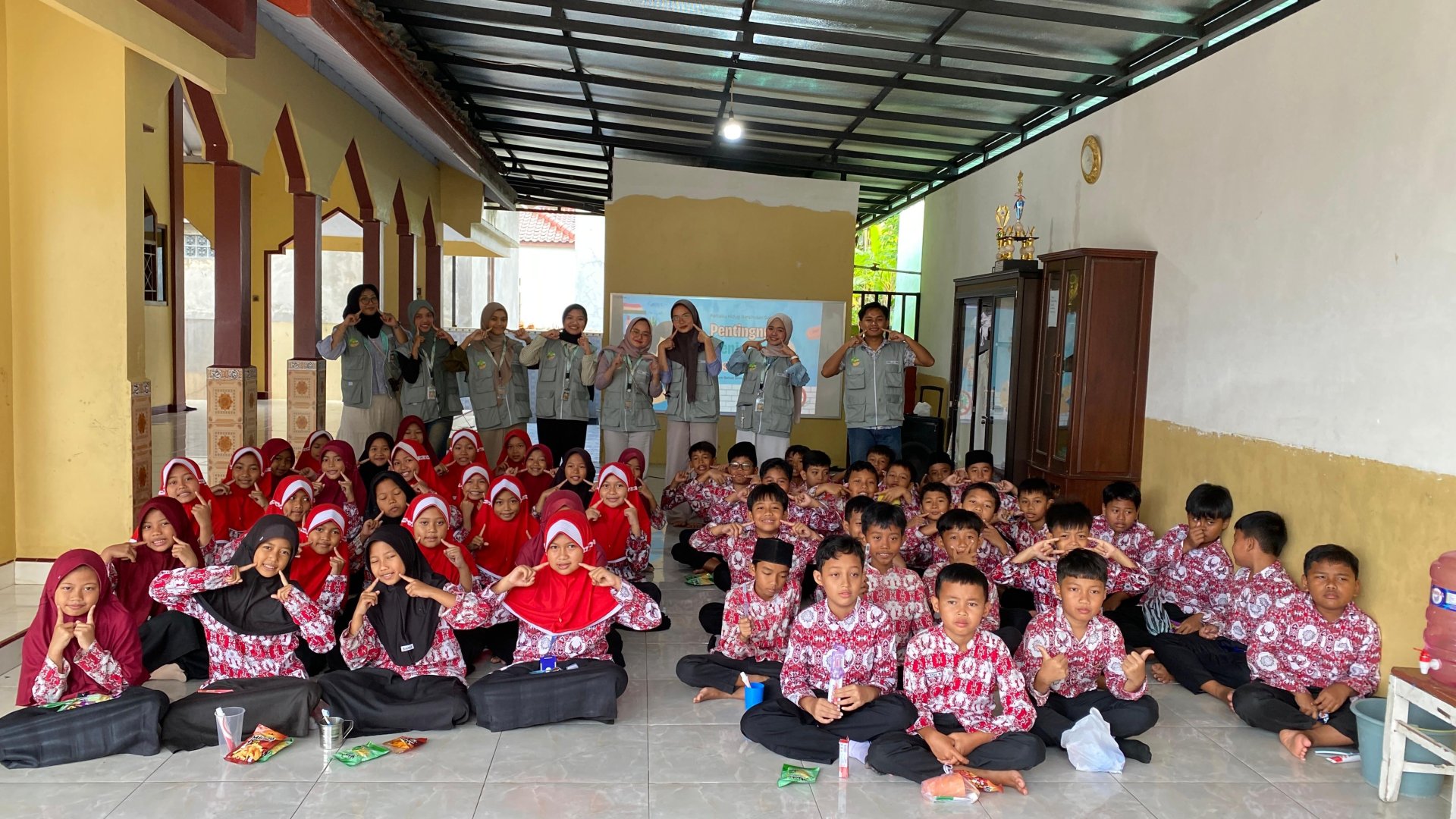 Sosialisasi PHBS Kesehatan Gigi dan Mulut