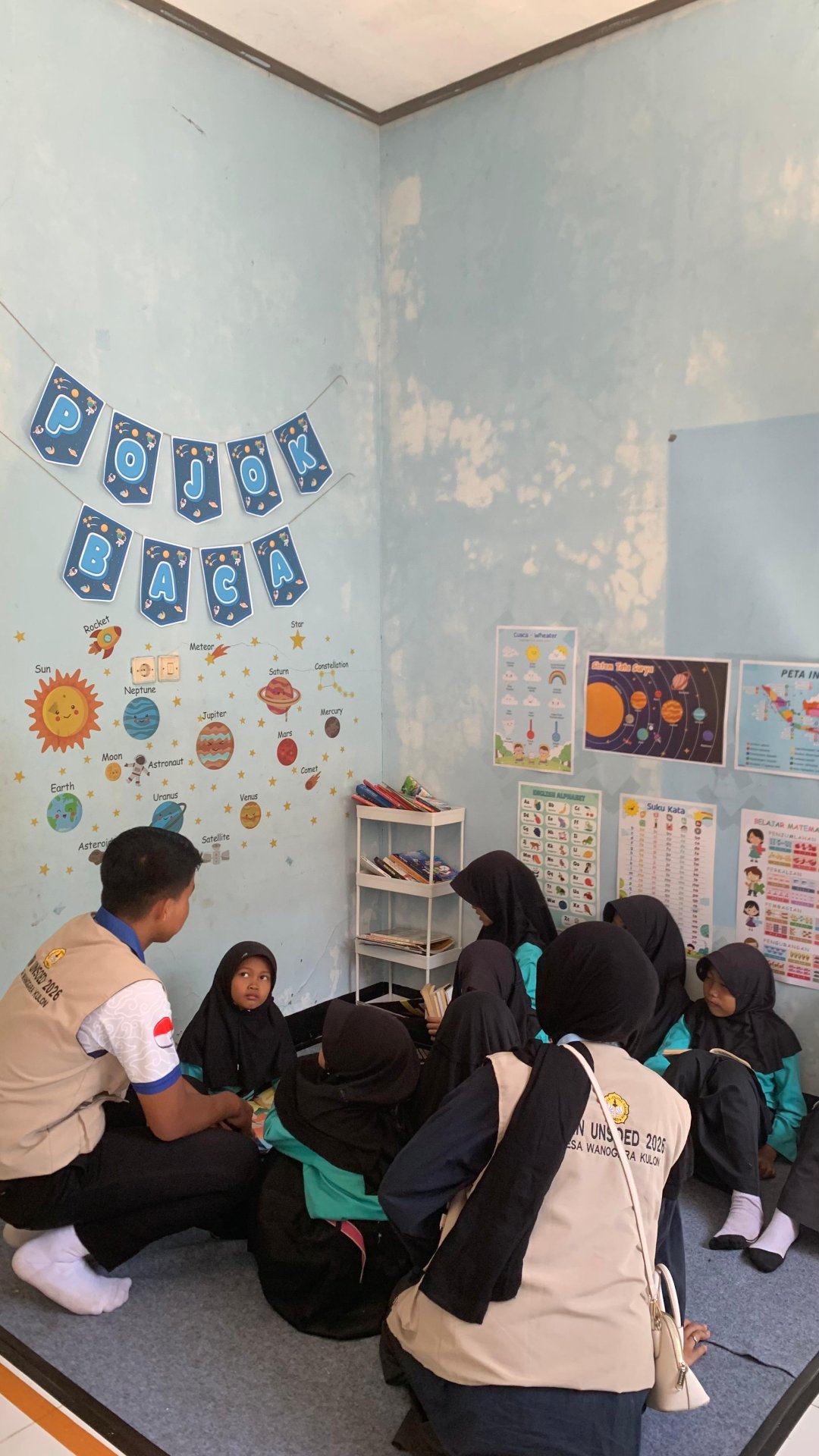 Pengenalan pojok baca di sd 1 wanogara kulon