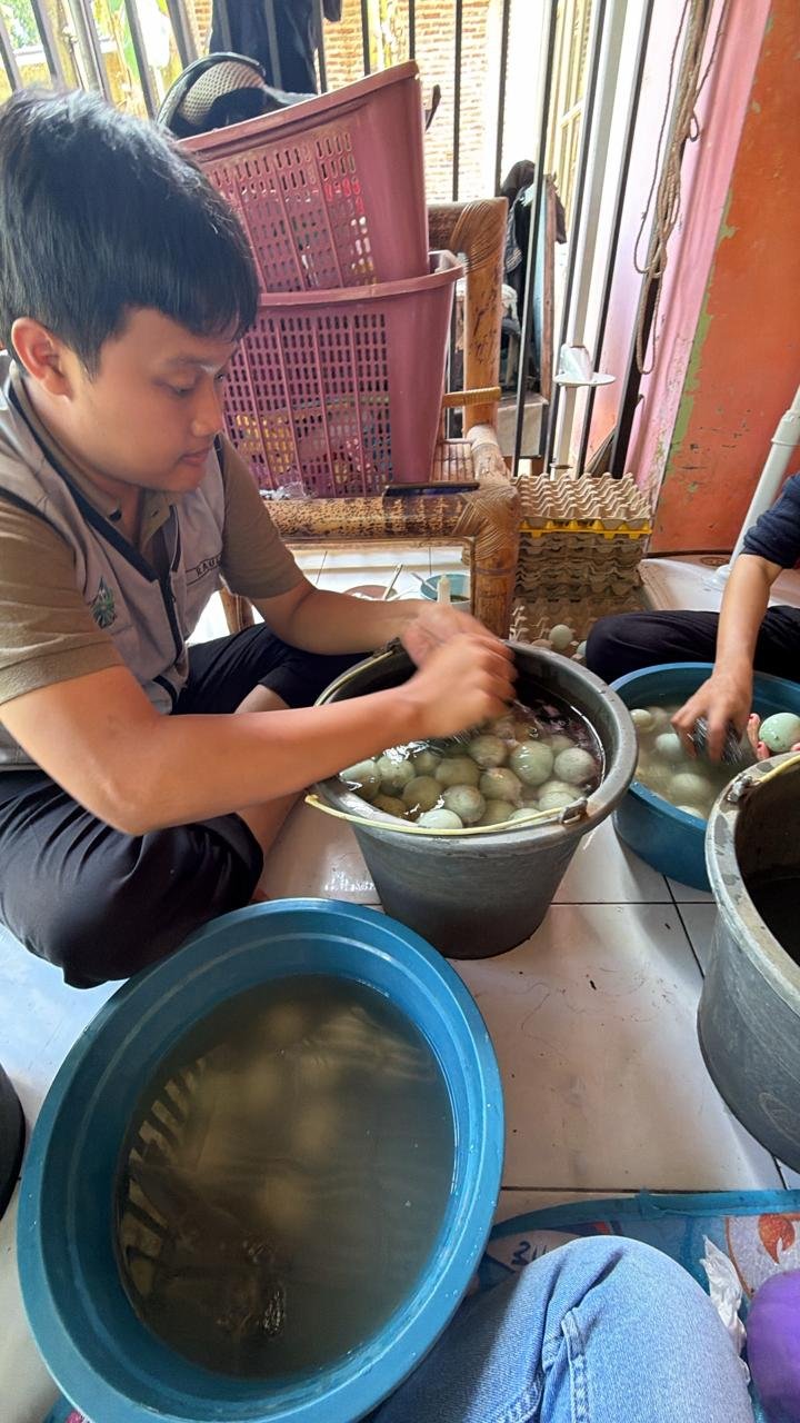 Pembuatan telor asin