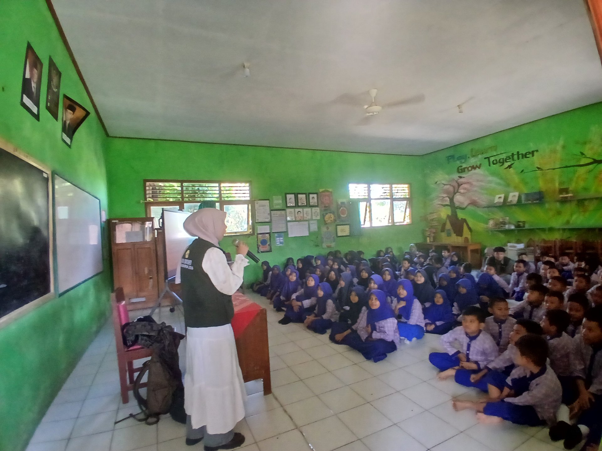 Day 23: dari SD hingga Pengajian di Karangbekong