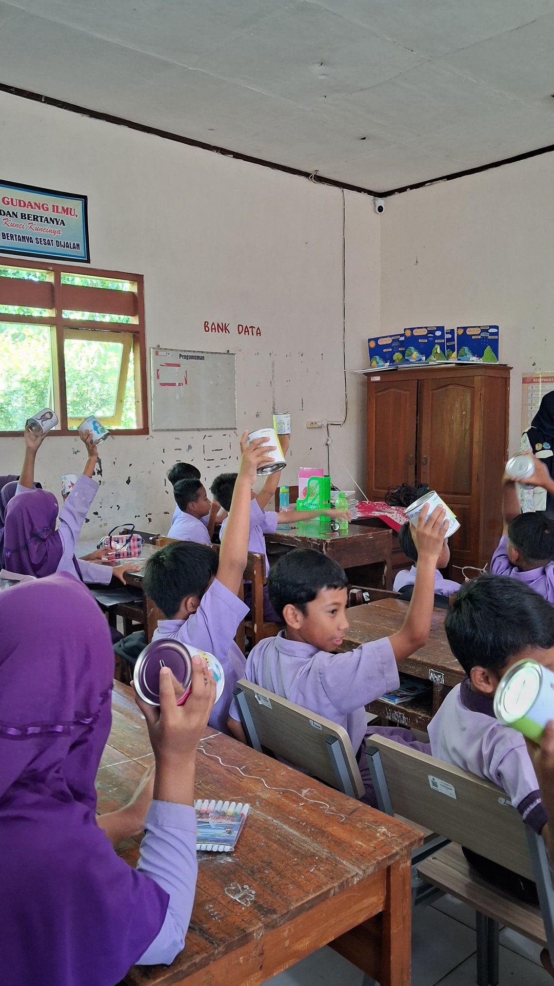 Edukasi Menabung dan Kreasi Celengan Ceria