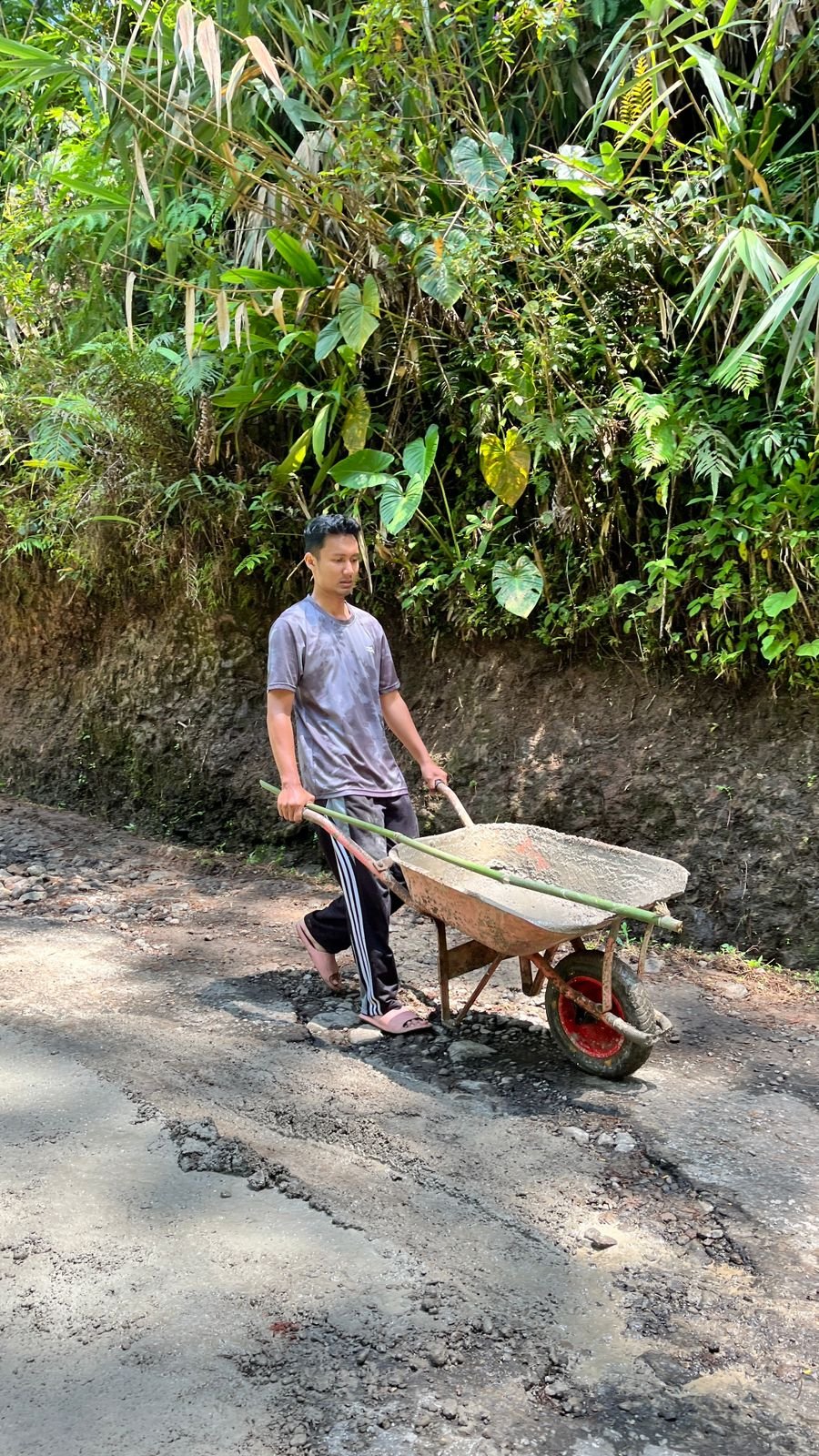 Agenda Kerja Bakti Renovasi Jalan