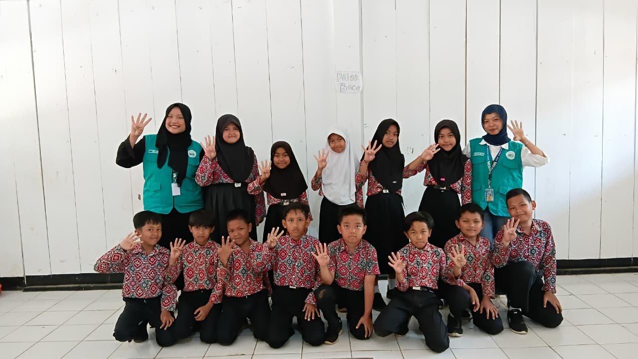 Pengabdian Mahasiswa dalam Bidang Pendidikan, Lingkungan, Ekonomi, dan Masyarakat