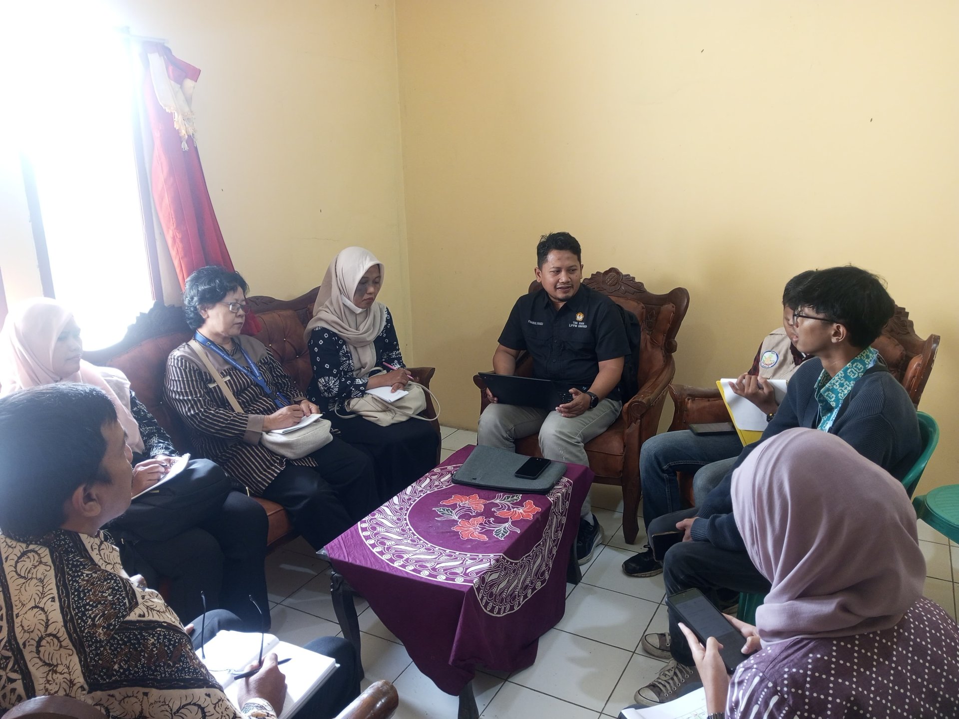 Hari ke dua puluh empat (24). Penggalangan dana untuk korban bencana di Pulosari, Purbalingga. Monitoring dan evaluasi KKN oleh LPPM dan Bapperida Pemalang