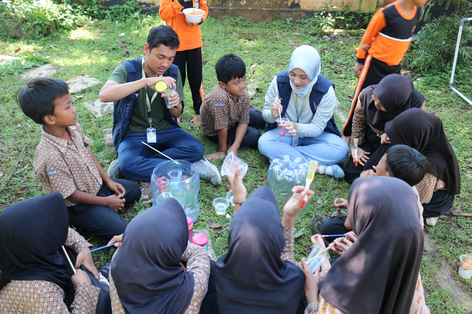 Sosialisasi Pemilahan Sampah dan Koordinasi dengan Kepala Desa