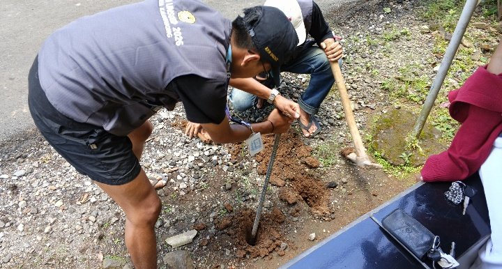 Pemasangan Papan Degradasi Sampah