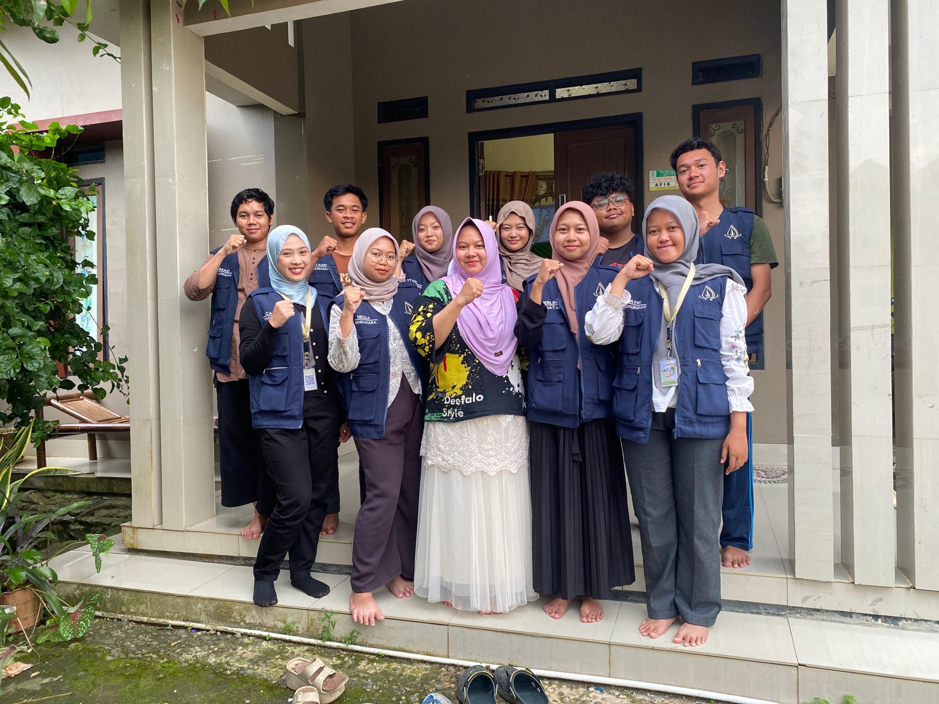 Kunjungan ke Tempat Bu Kades