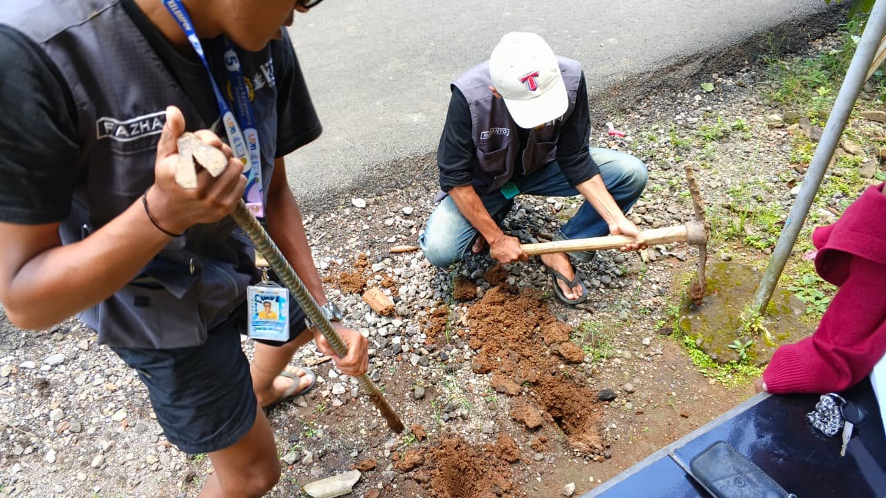 Day 23 Pemasangan Plang Edukasi Sampah