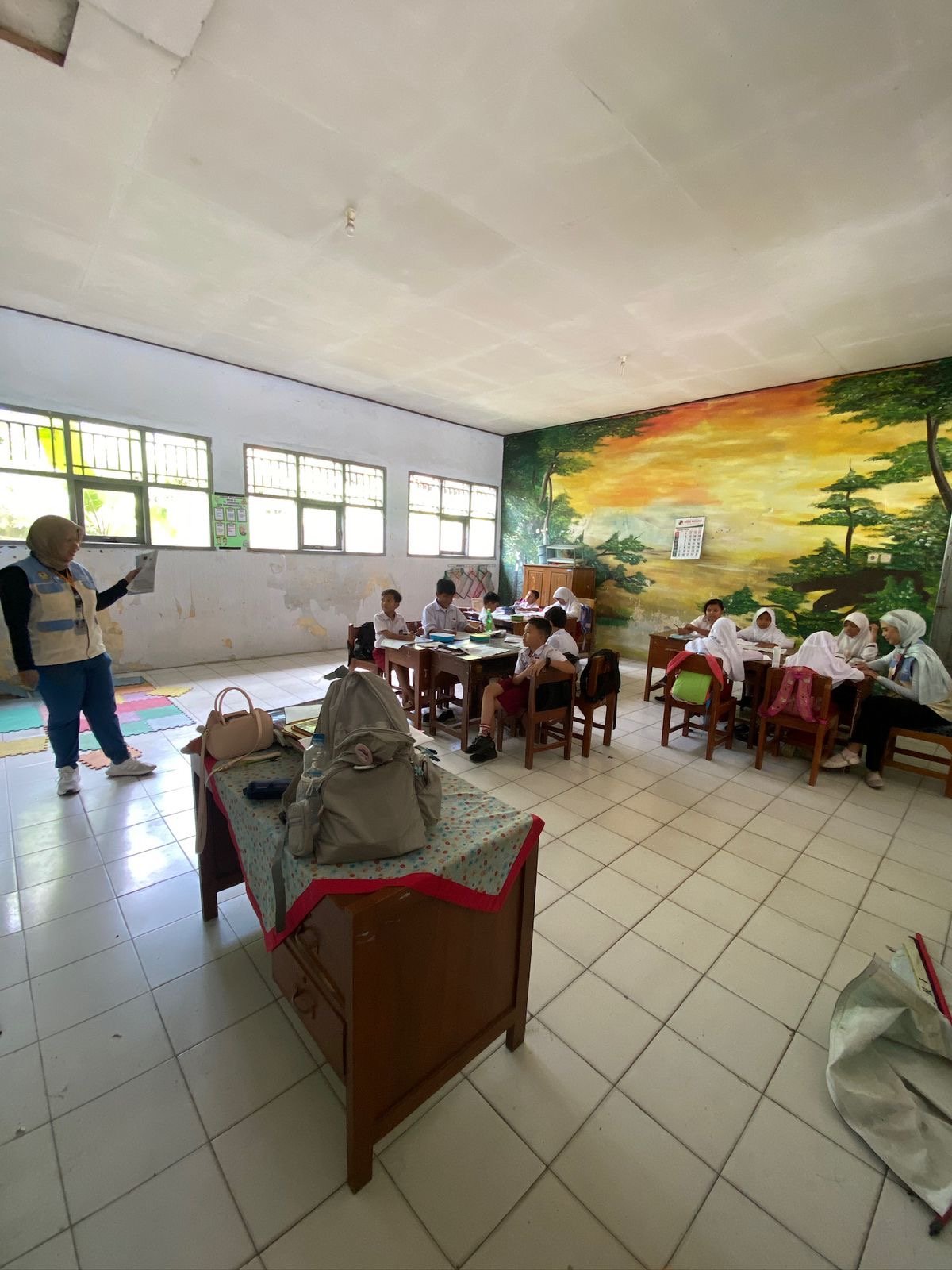 Mengajar di SDN 1 Karangkandri