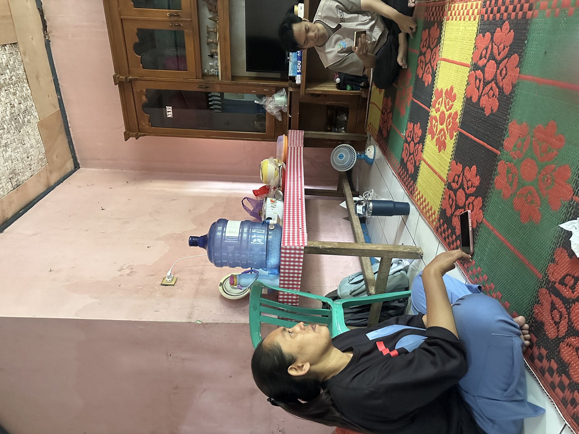 Hanya tinggal di posko