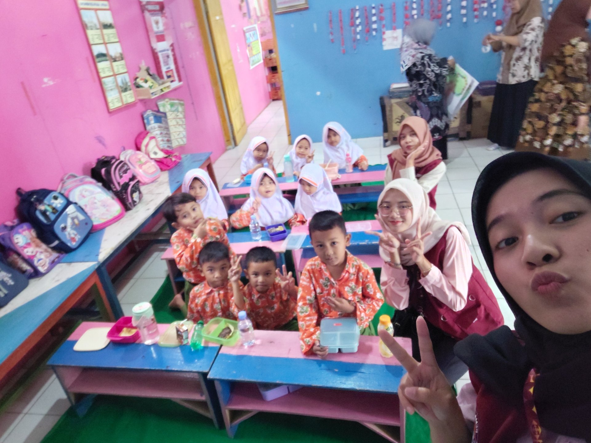 Hari ke-23 KKN (Pendampingan TK. dan penggalangan dana untuk korban bencana longsor di Pulosari)