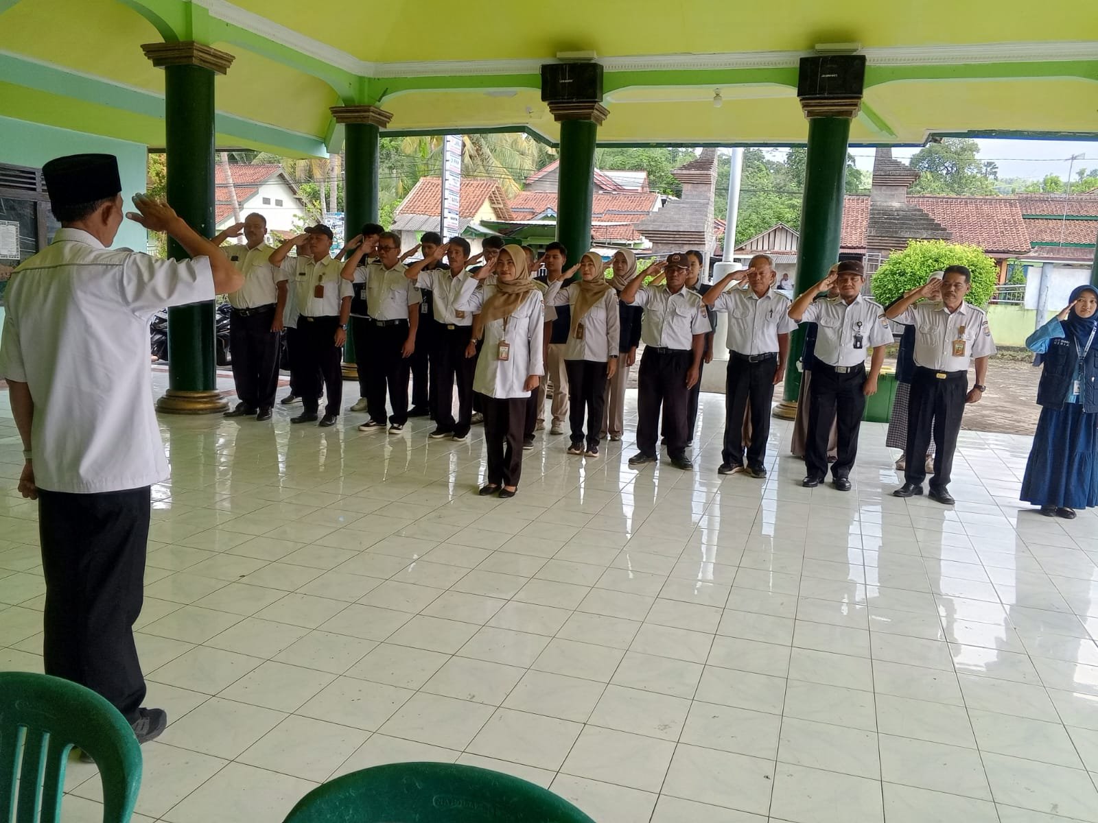 Kegiatan Hari Keduapuluh dua | Bagian 1 apel pagi di balai desa