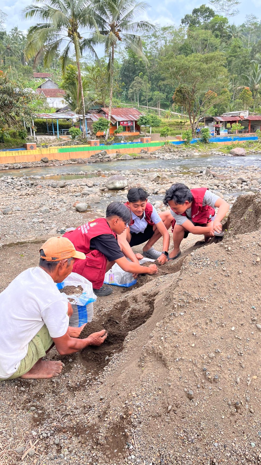 Persiapan Pembakaran Sampah Minim Asap