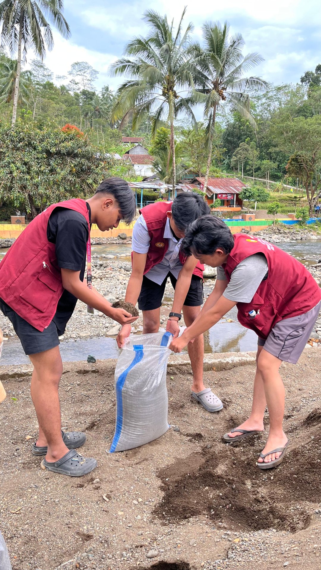 Persiapan Pembakaran Sampah Minim Asap