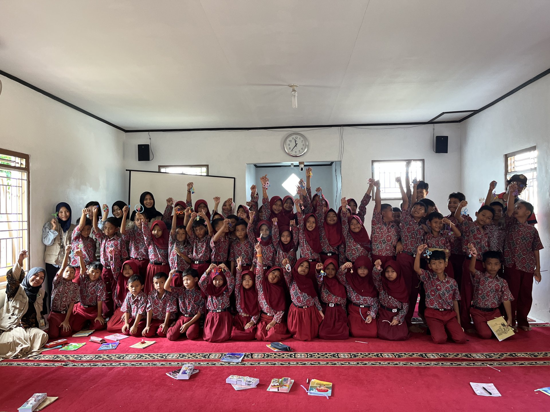 Pembuatan Gantungan Kunci dari Kawat Bulu