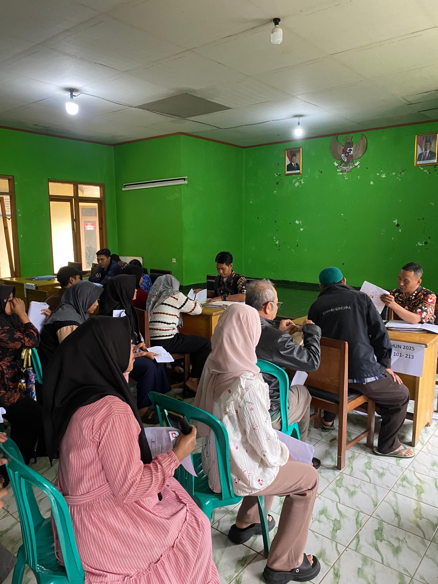 Piket Harian Pemerintahan Desa, Monitoring dan Evaluasi, Pembuatan Label UMKM, dan Pengerjaan Jurnal Pengabdian Masyarakat