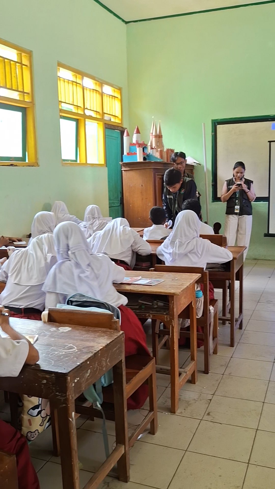 Sosialisasi Cyber Bullying di SDN 04