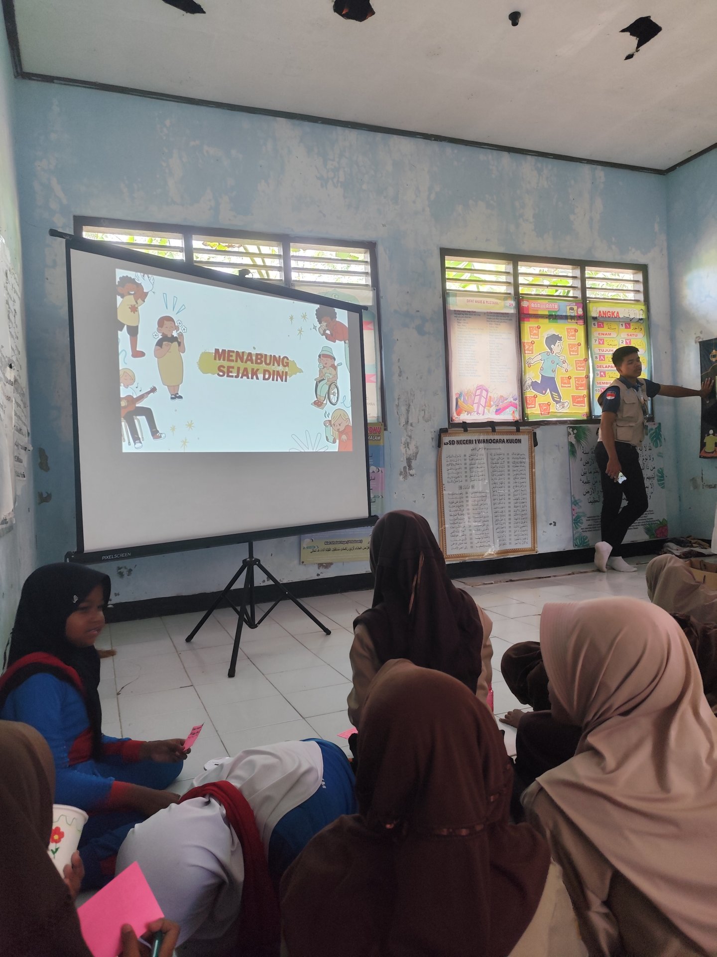 Sosialisasi menabung sejak dini di sd 1 wanogara kulon