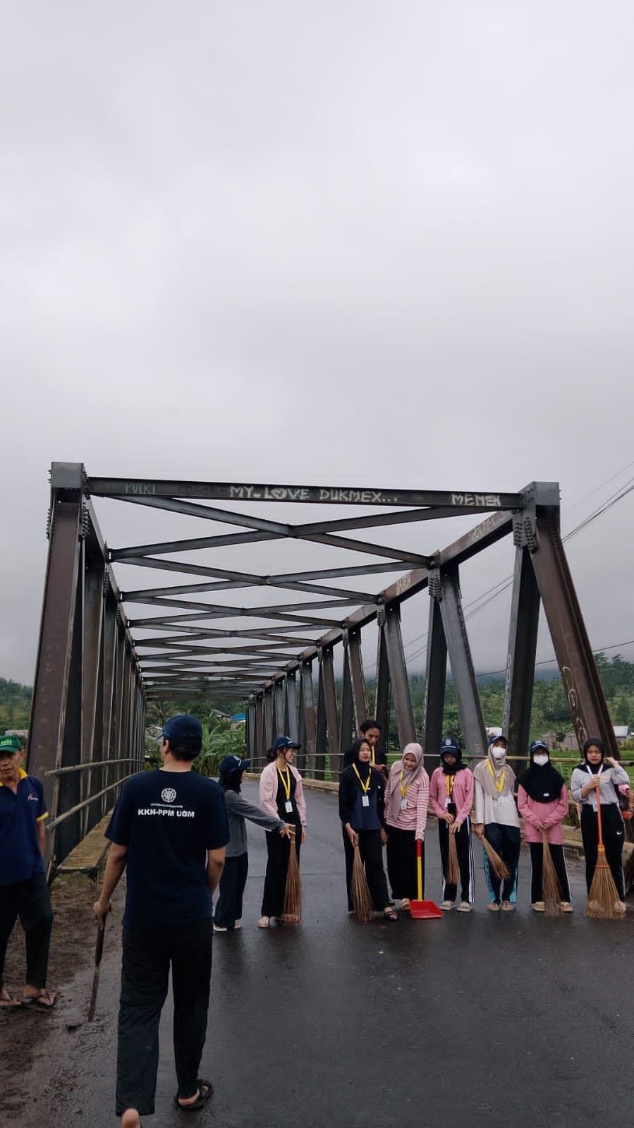 Hari ke 24 KKN Sikasur (mengikuti kegiatan kerja bakti)