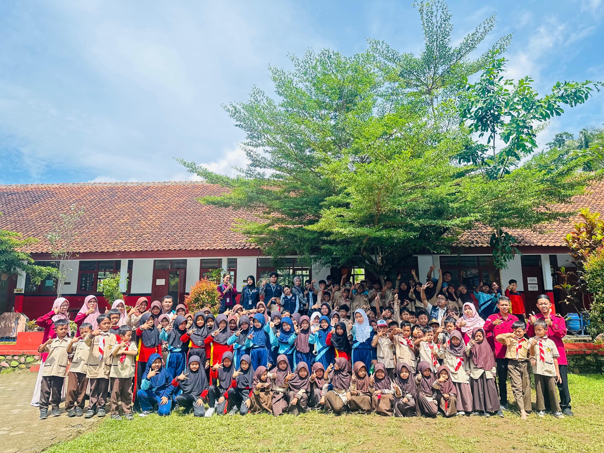 Pelaksanaan Simulasi Gempa Bumi di SD 1 Kalikesur